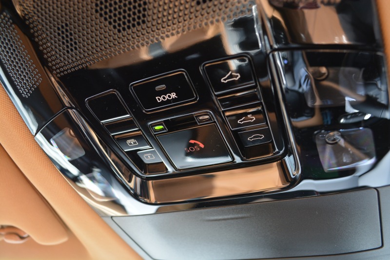 レクサス:NX/ハイブリッド