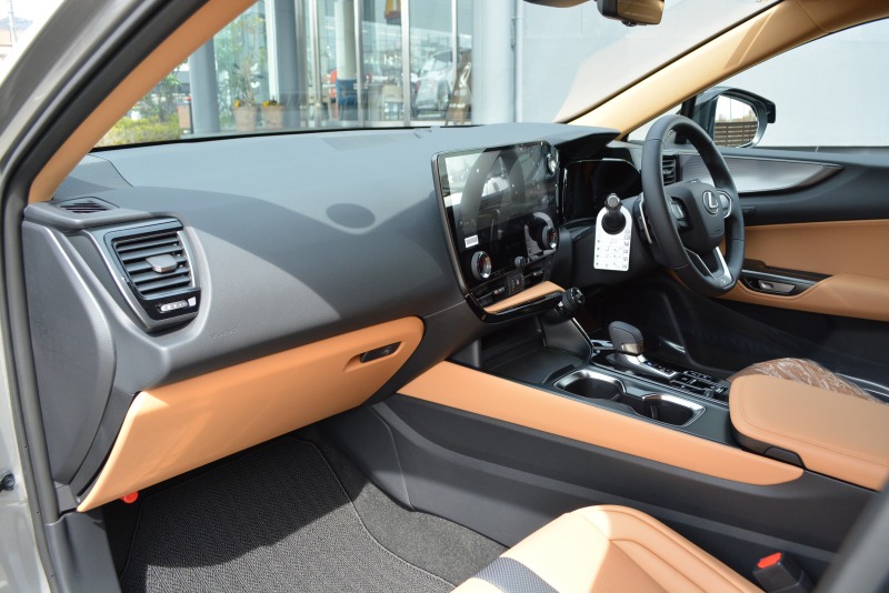 レクサス:NX/ハイブリッド