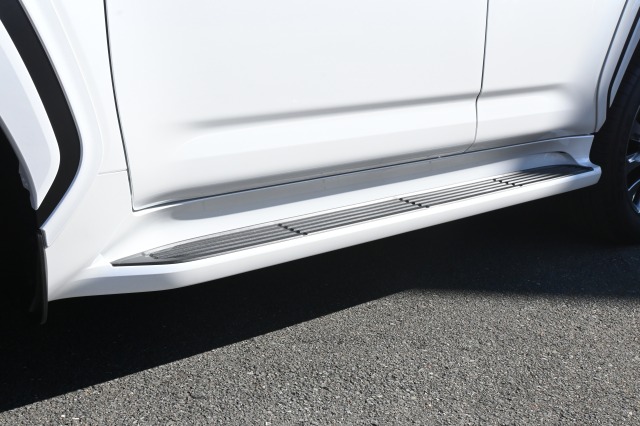 トヨタ:ランドクルーザー200/300