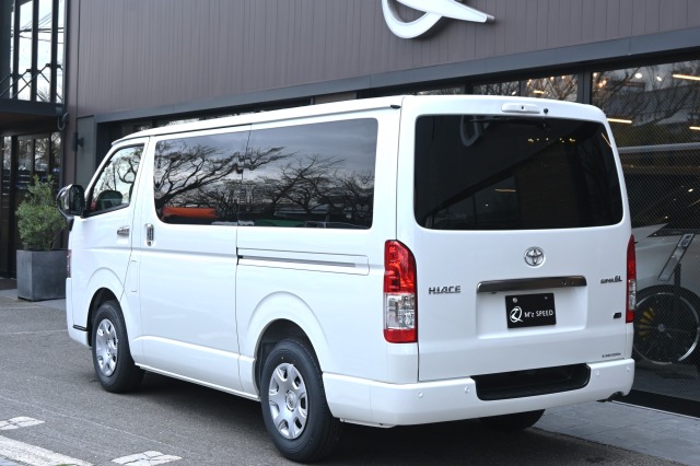トヨタ:ハイエースバン(標準ボディ)