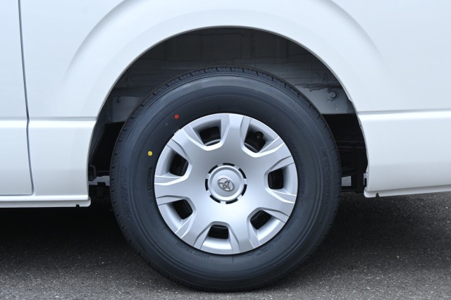 トヨタ:ハイエースバン(標準ボディ)