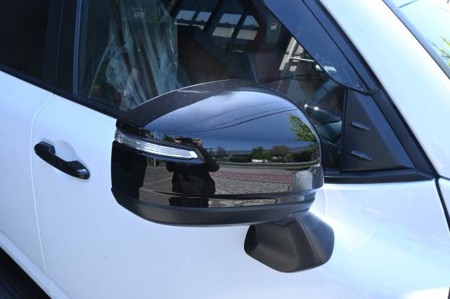 トヨタ:ランドクルーザー200/300