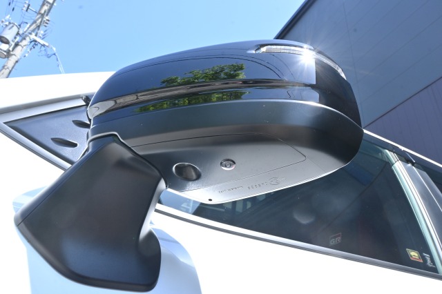 トヨタ:ランドクルーザー200/300