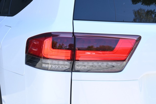 トヨタ:ランドクルーザー200/300