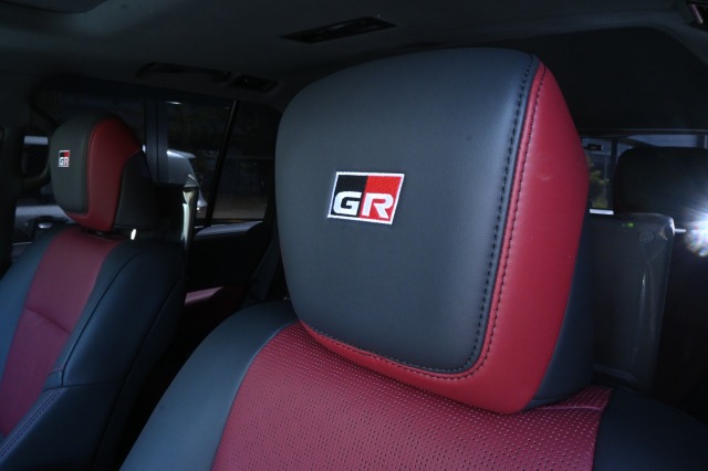 トヨタ:ランドクルーザー200/300