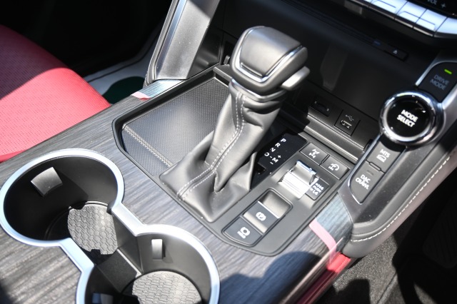 トヨタ:ランドクルーザー200/300