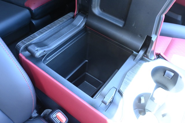 トヨタ:ランドクルーザー200/300