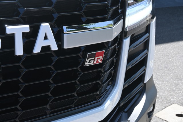 トヨタ:ランドクルーザー200/300