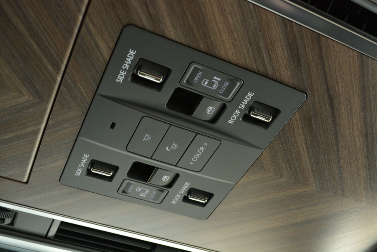 レクサス:LM