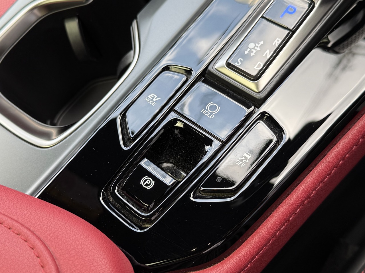 レクサス:NX/ハイブリッド
