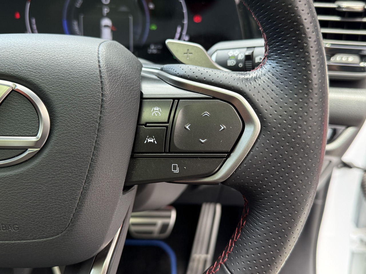 レクサス:NX/ハイブリッド