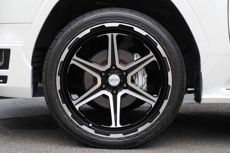 トヨタ:ランドクルーザー200/300