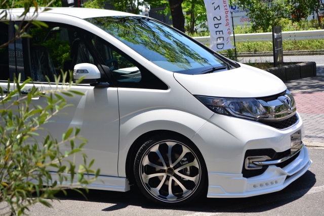 ホンダ:ステップワゴン スパーダ