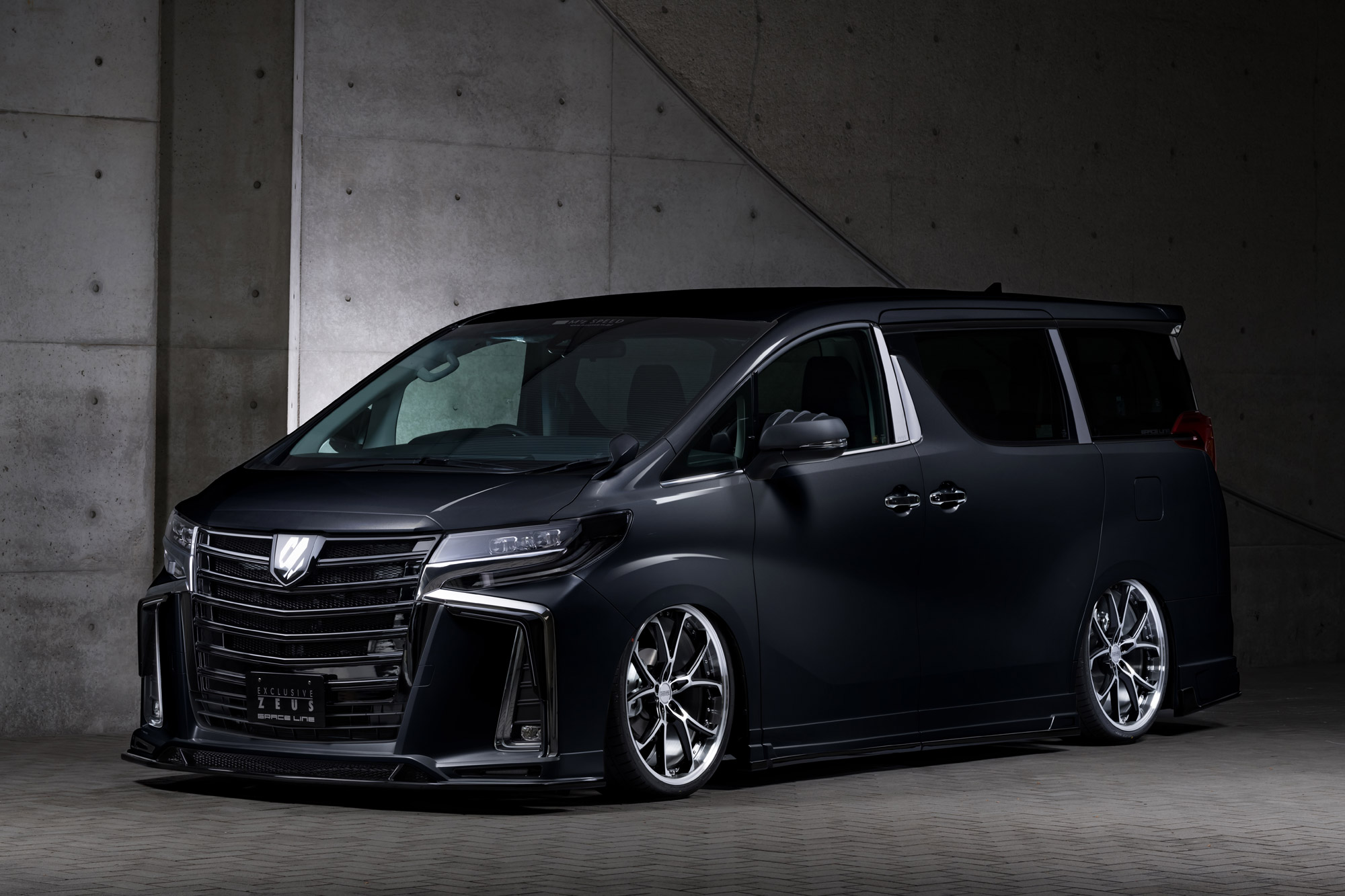TOYOTA ALPHARD 2WD S-C 7人乗