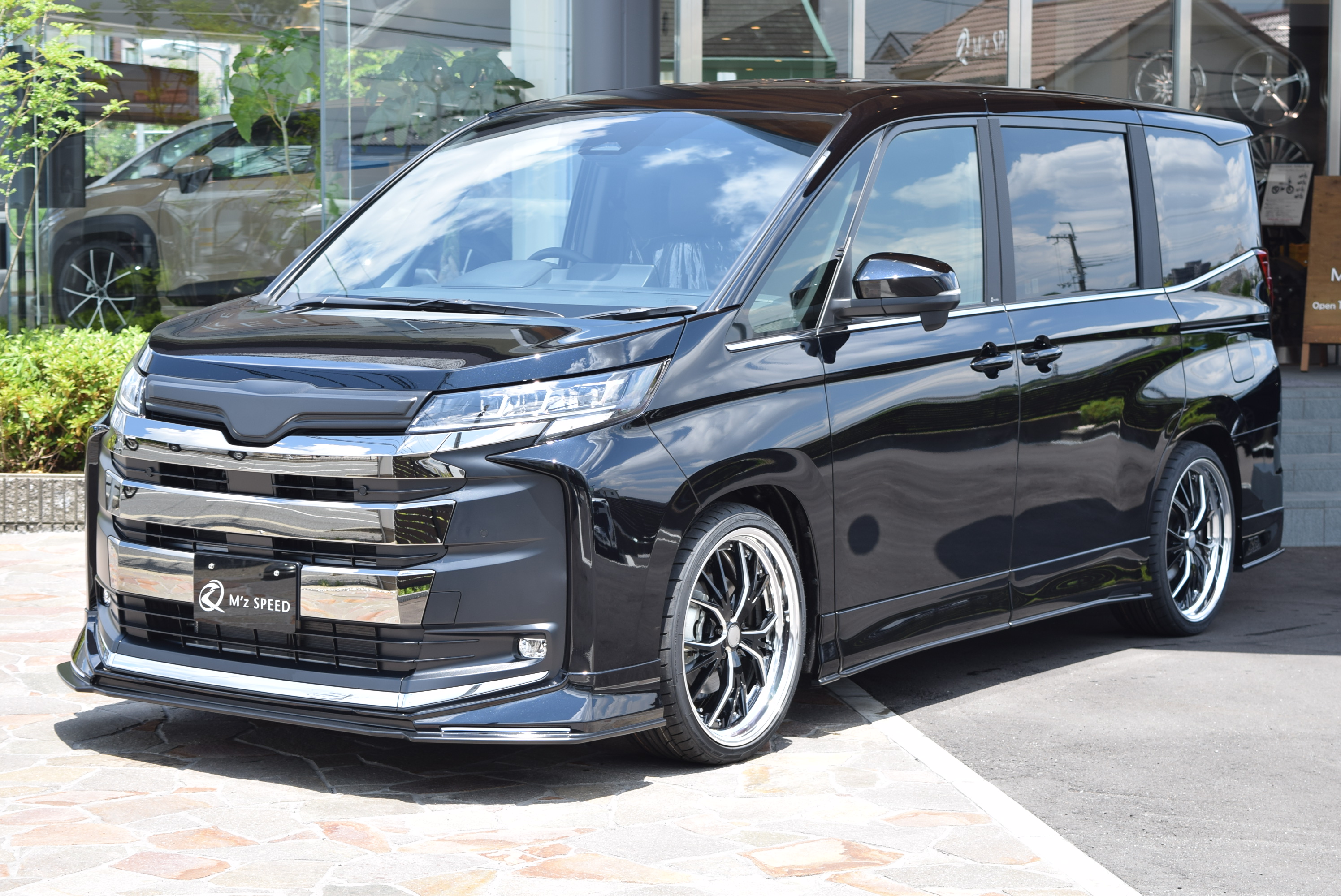 NOAH【展示車】 2WD S-Z 7人乗り