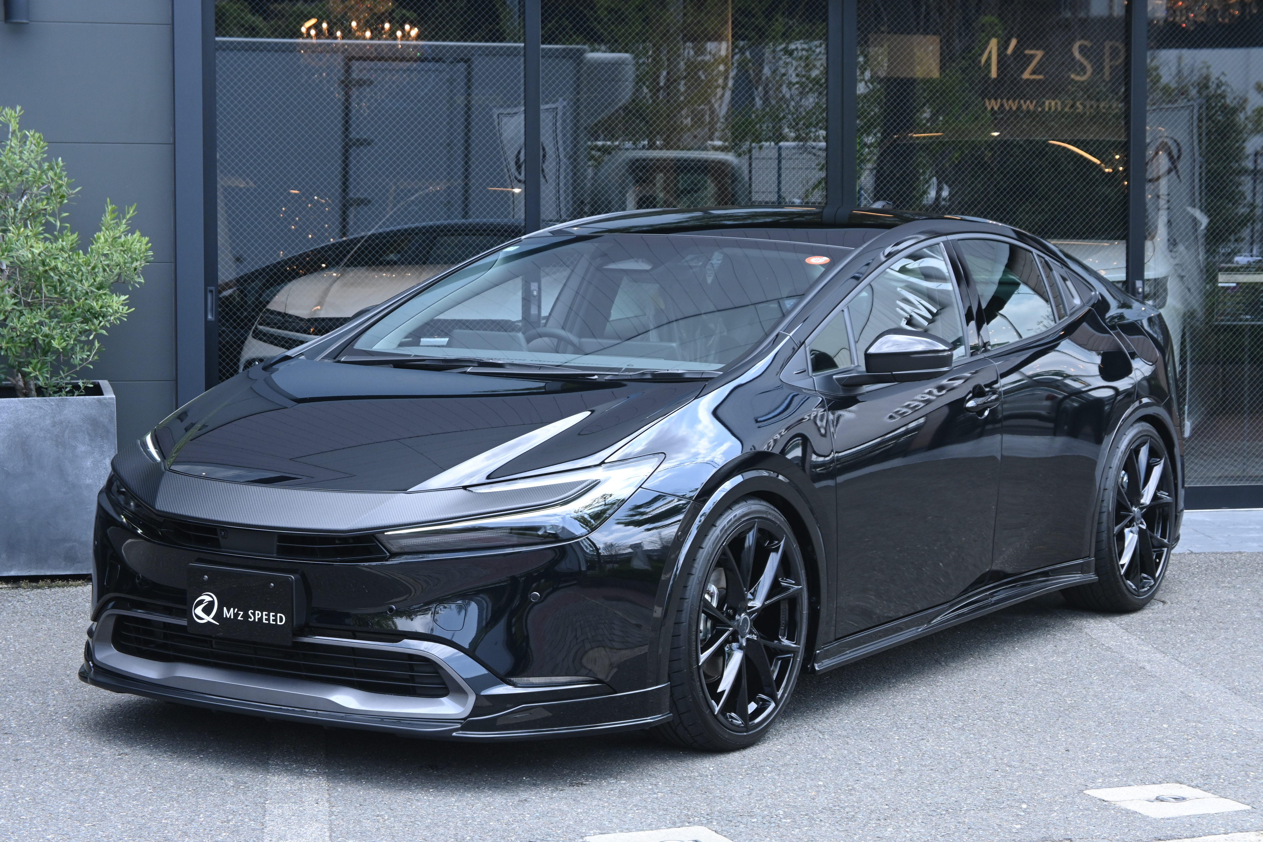 プリウス【展示車両】 2WD Z