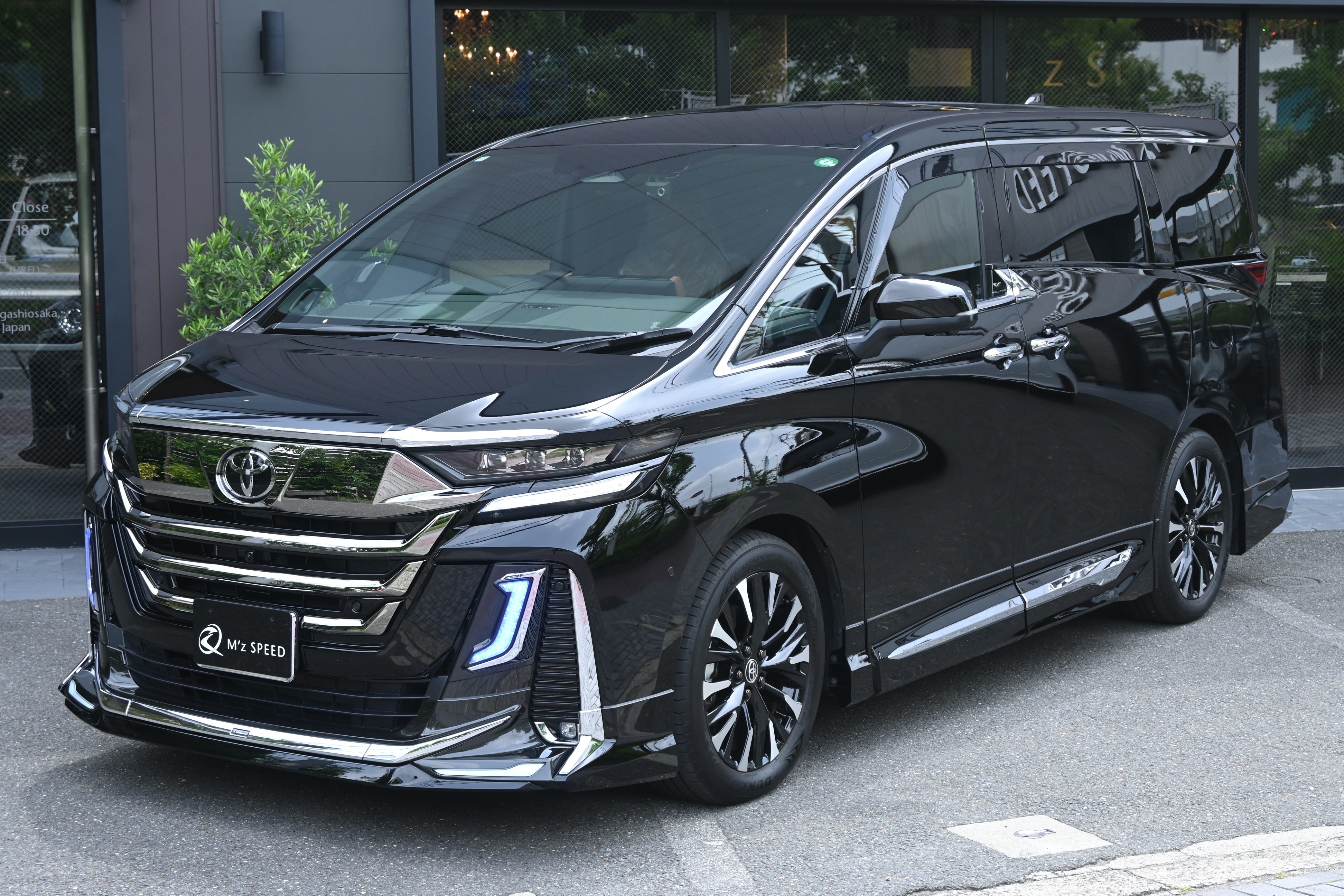 ヴェルファイア 4WD HYBRID Executive Lounge
