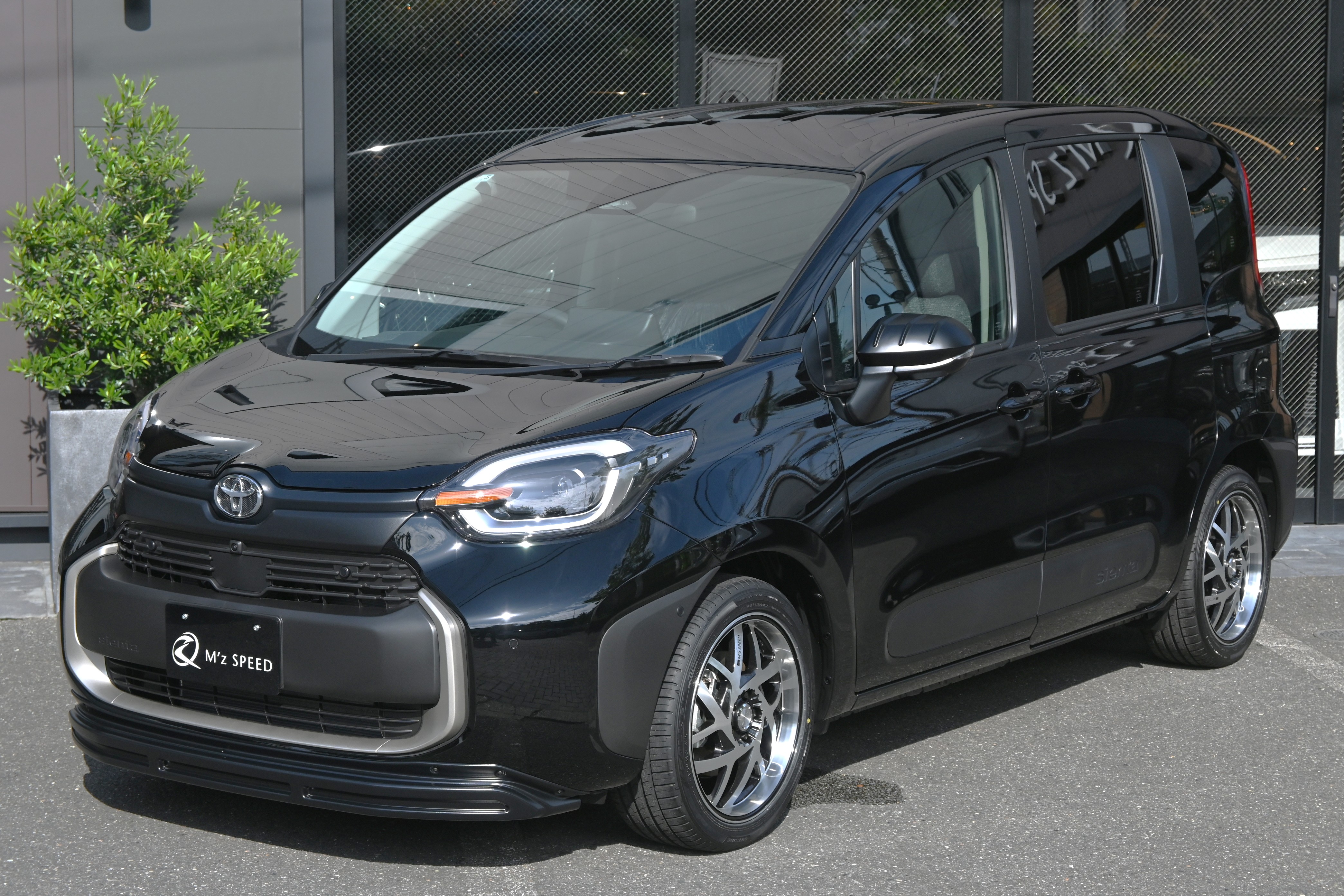 シエンタ【展示車両】 2WD HYBRID Z