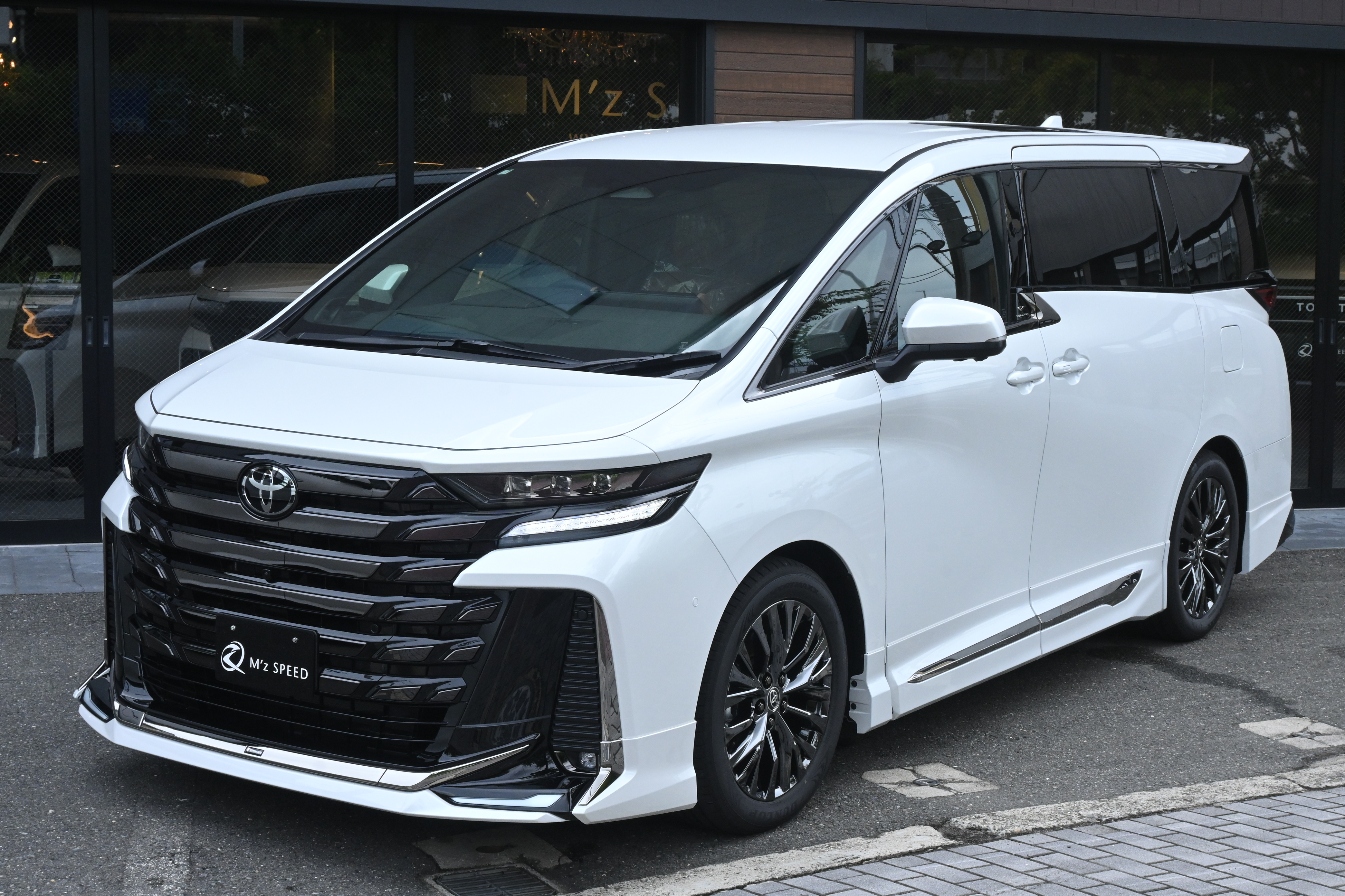ヴェルファイア【展示車両】 2WD HYBRID Z Premier 