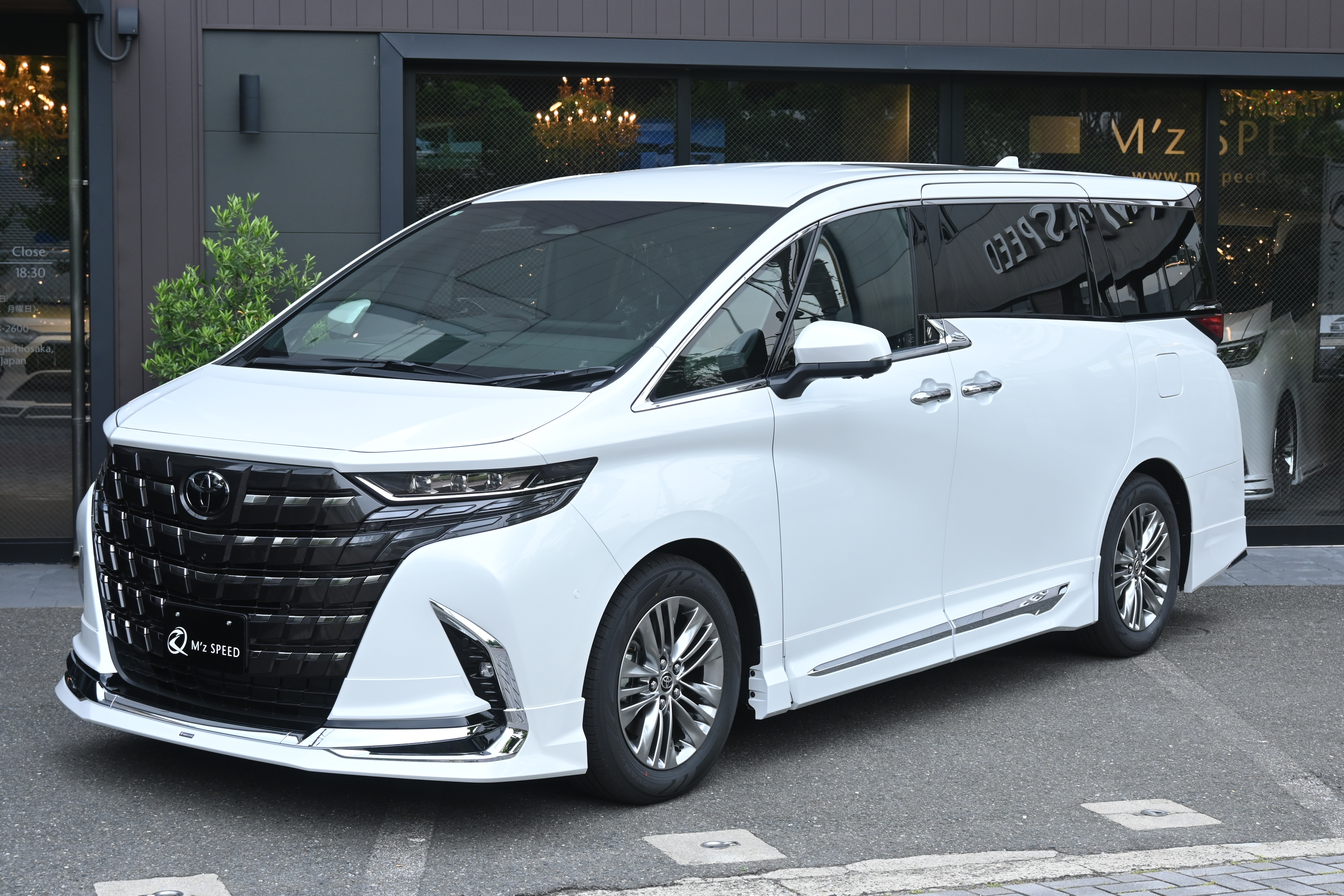 アルファード【展示車両】 2WD Z