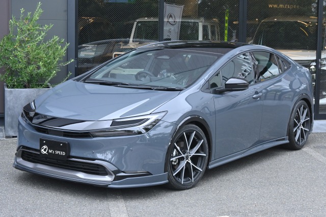 プリウス【展示車両】 2WD Z