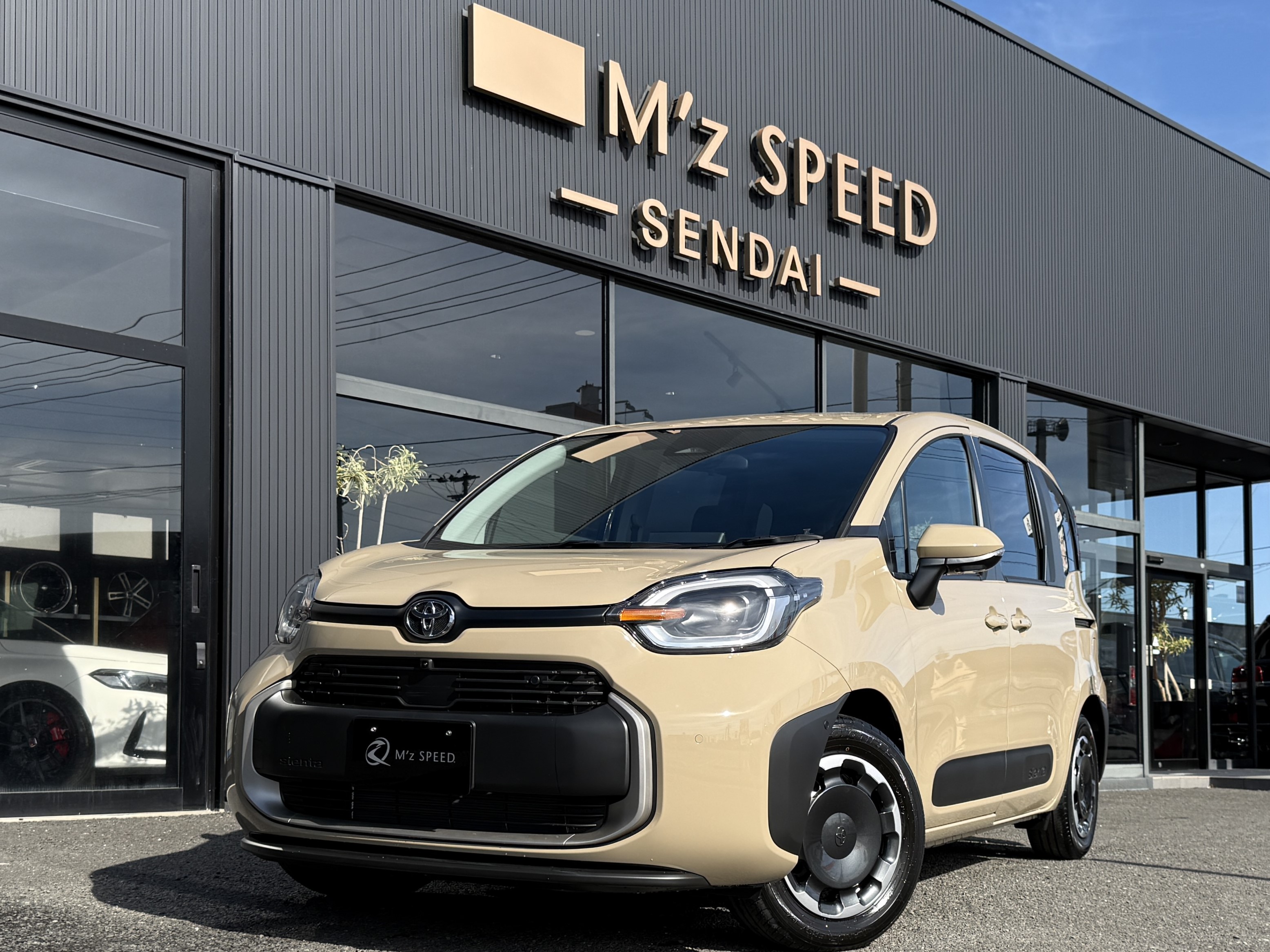 改良後シエンタ【12月入庫予定】 ハイブリッドZ　