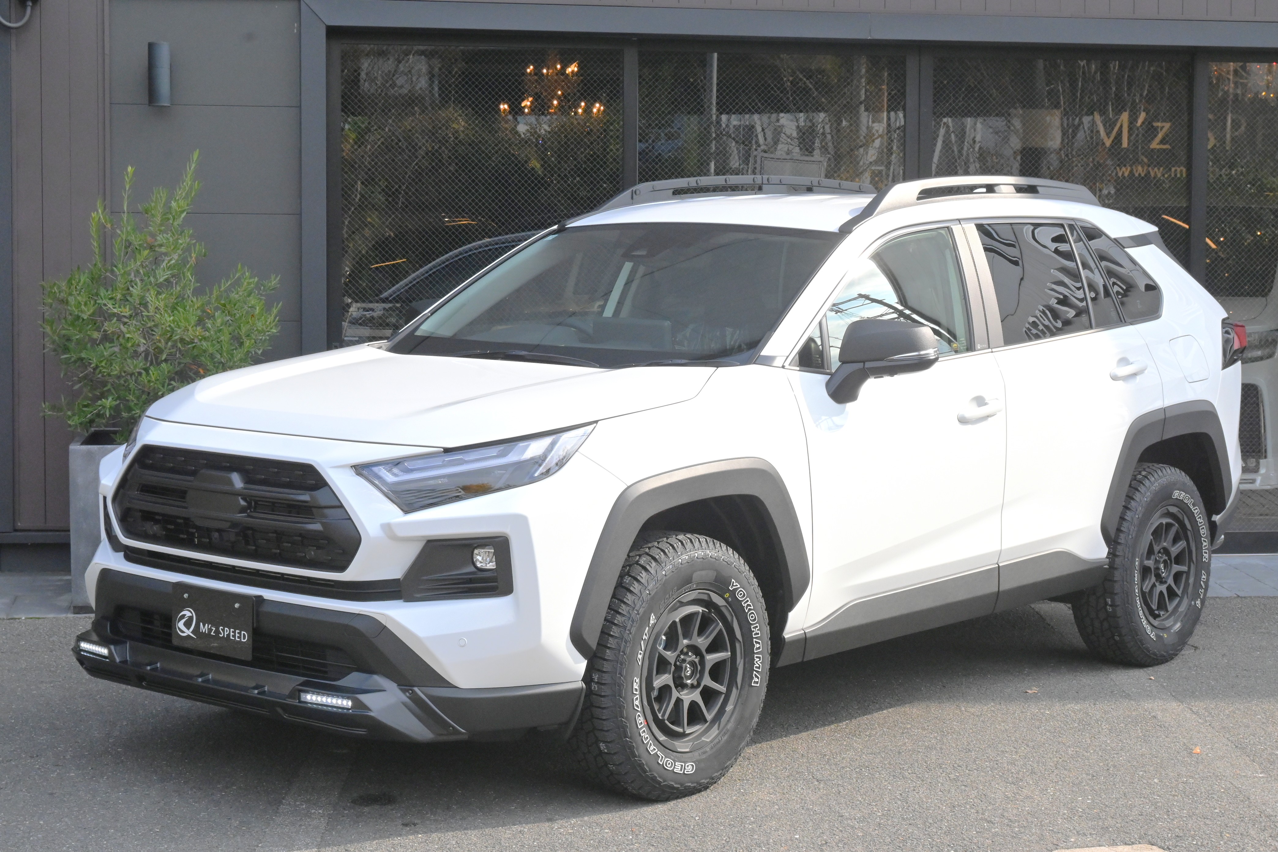 RAV4【展示車両】 4WD HV ADVENTURE OFFROAD PACKAGEⅡ