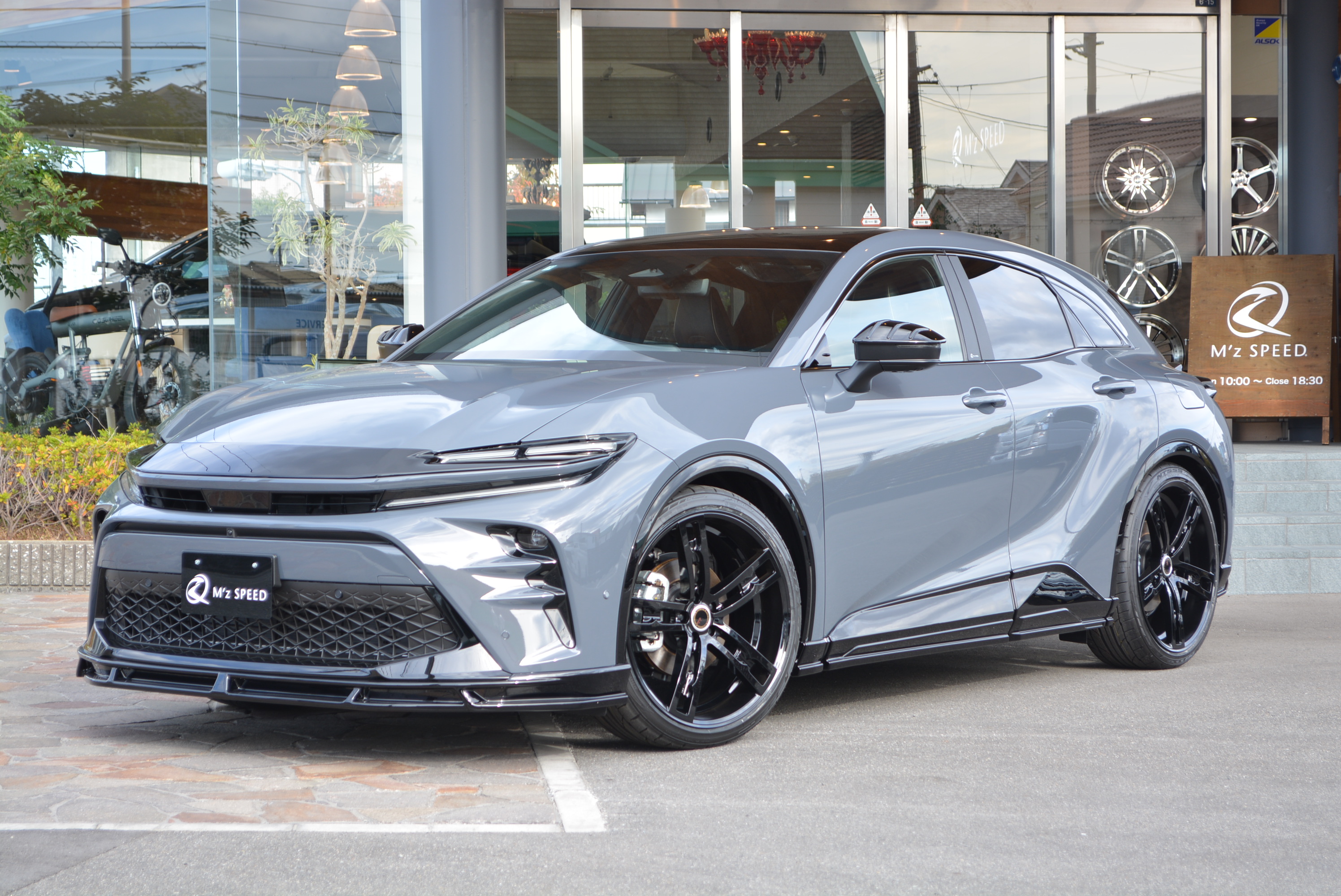 クラウンスポーツ【展示車両】 4WD SPORT Z THE 70th