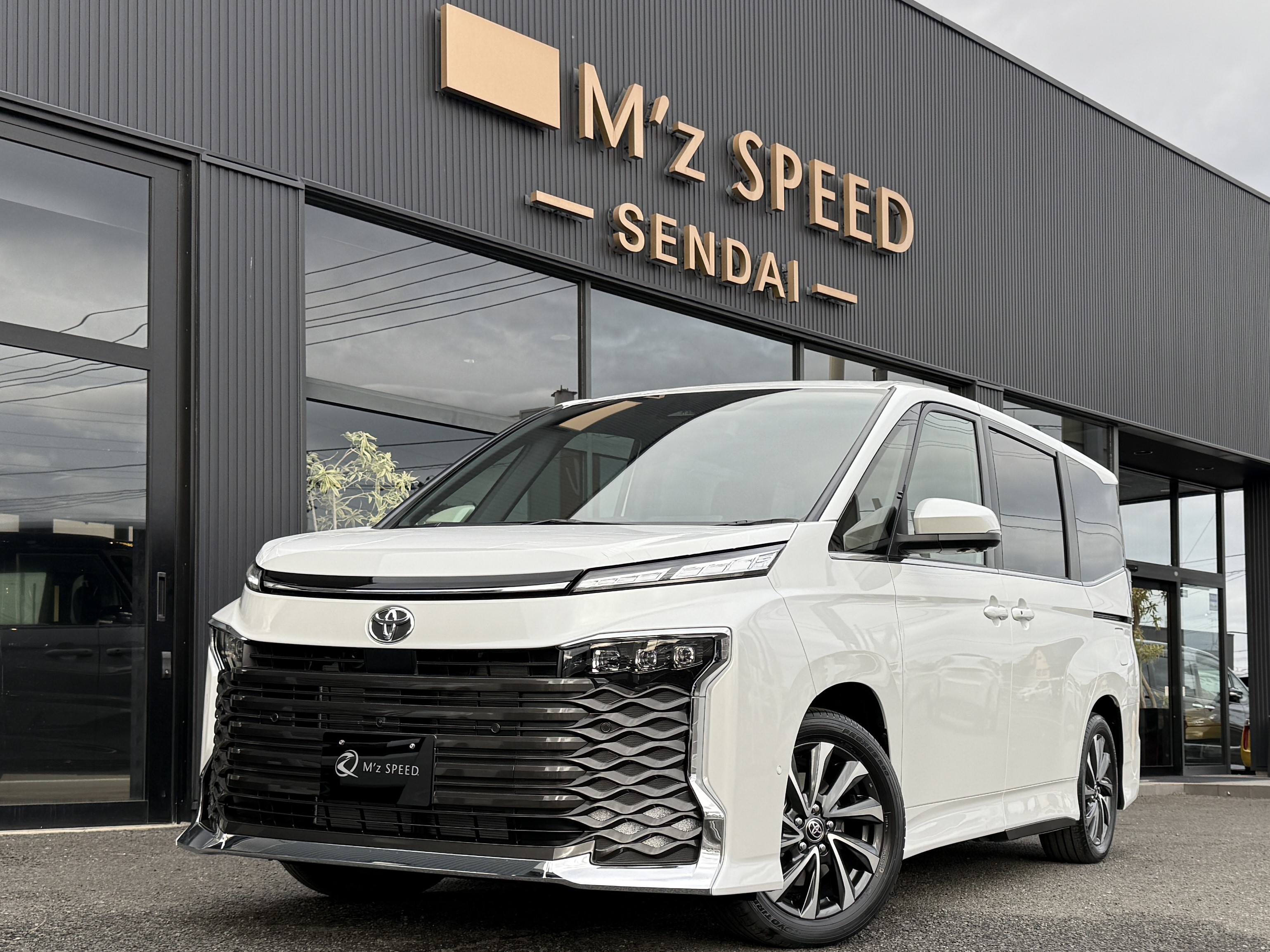 改良後ヴォクシー【12月頃入庫予定】 ２ＷＤ　ハイブリッドＳ－Ｚ　Mz仙台店