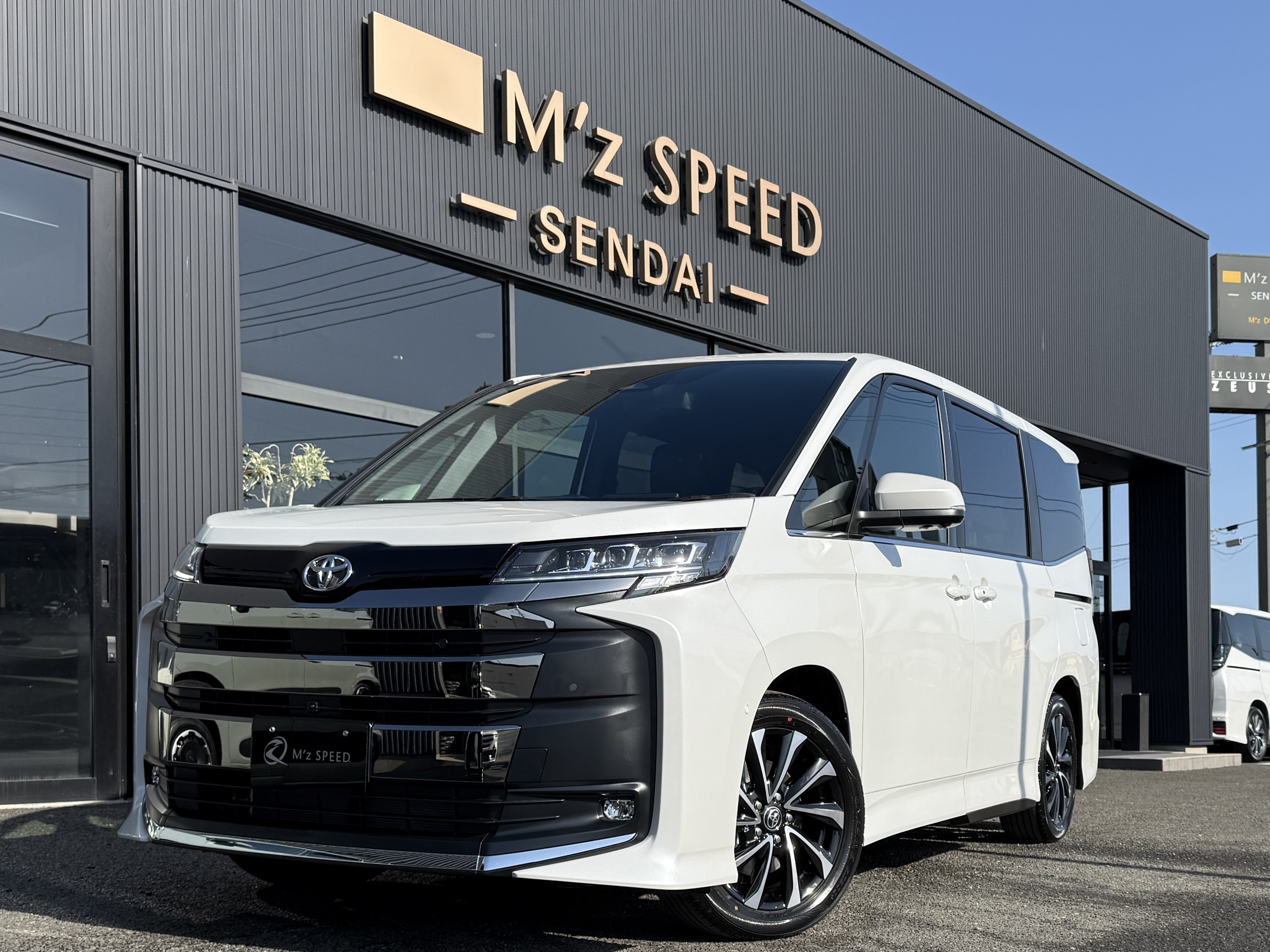 改良後ノア【展示車】 ２ＷＤ　ハイブリッドＳ－Ｚ　Mz仙台店