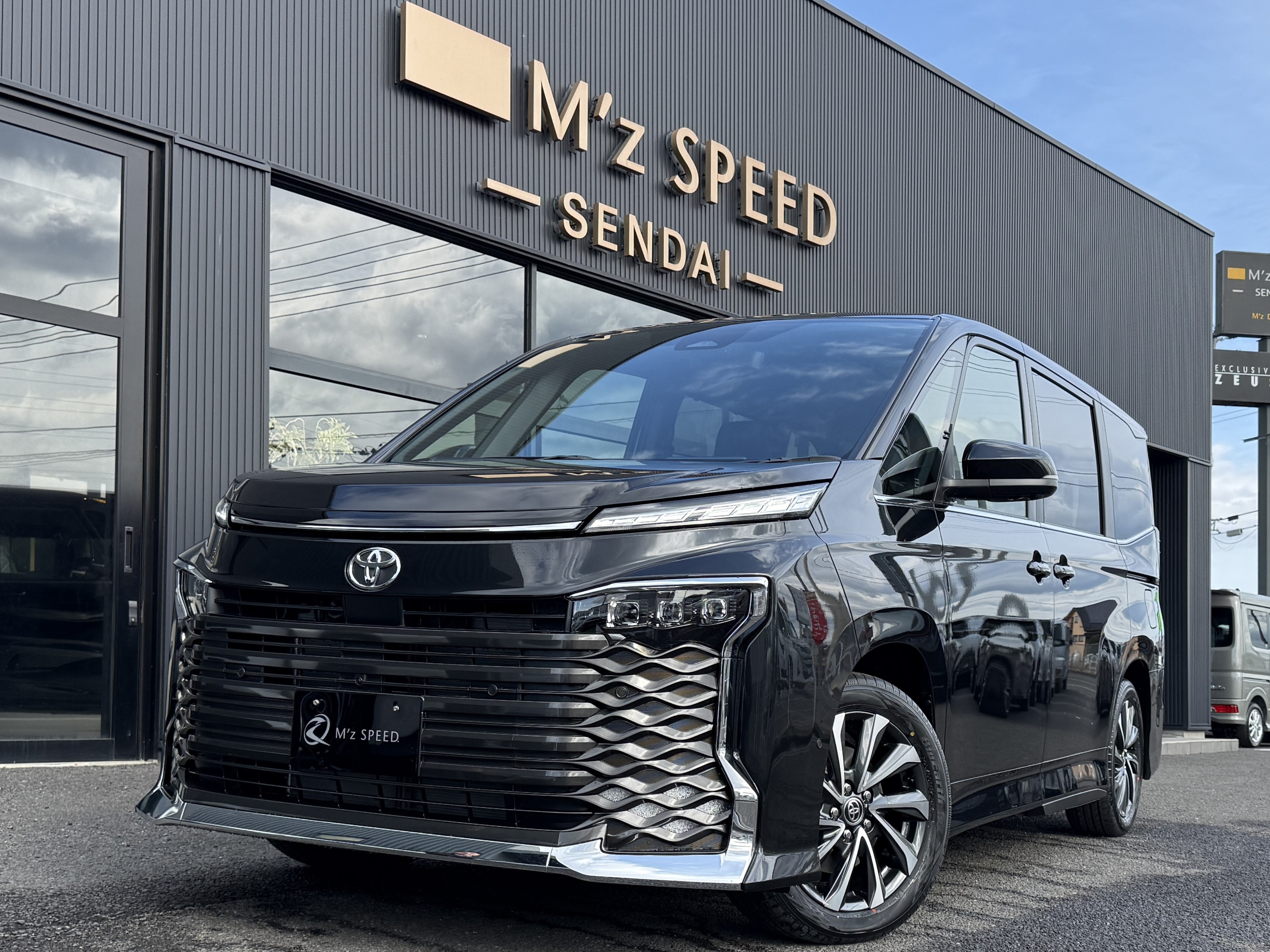 改良後ヴォクシー【在庫車】 ２ＷＤ　ハイブリッドＳ－Ｚ　Mz仙台店