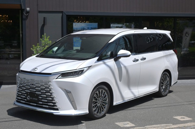 LM【2026年7月上旬入庫予定】 4WD LM500h Version L 6人乗り