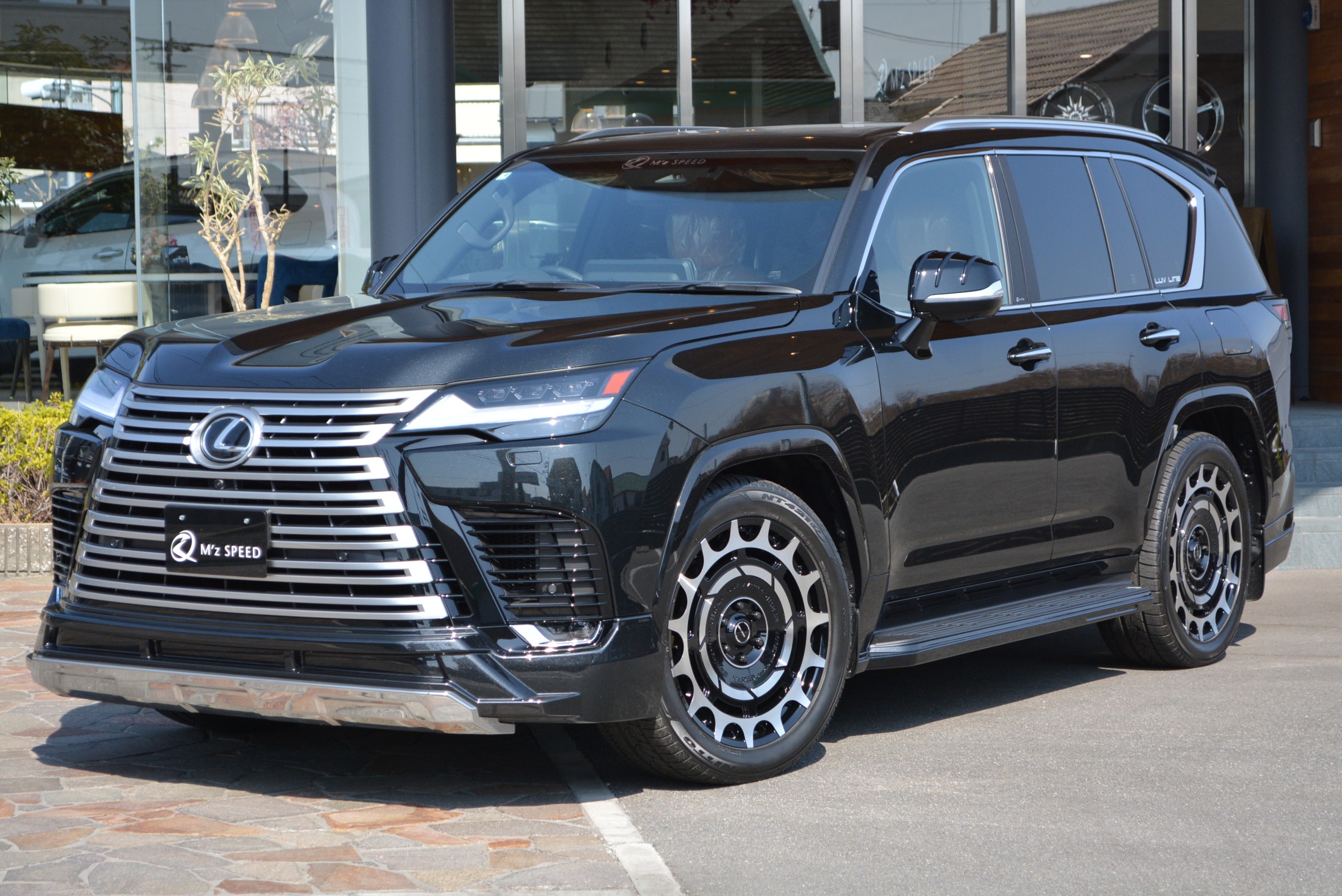 LX【展示車】 4WD LX600