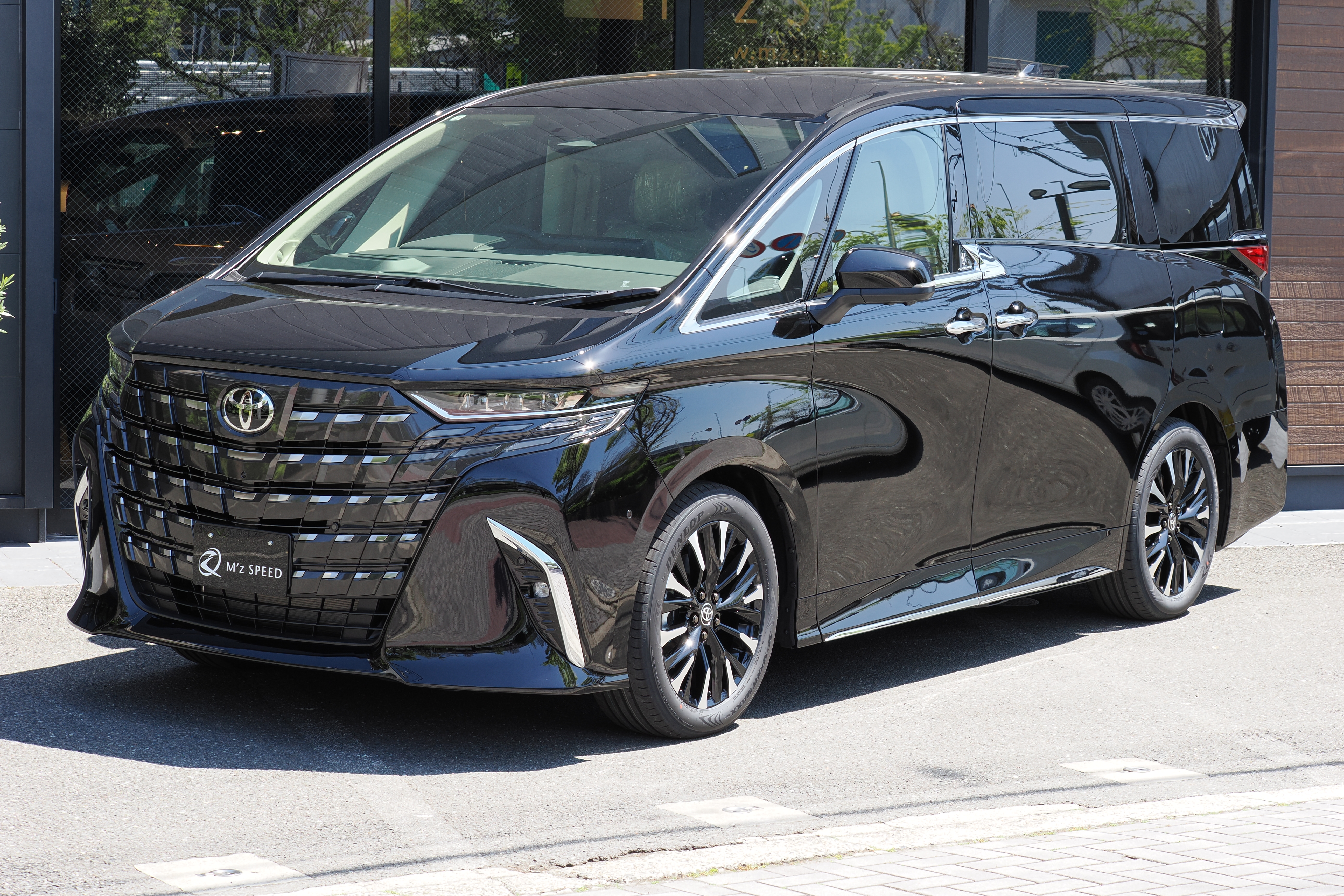 アルファード【展示車】 4WD HYBRID Executive Lounge