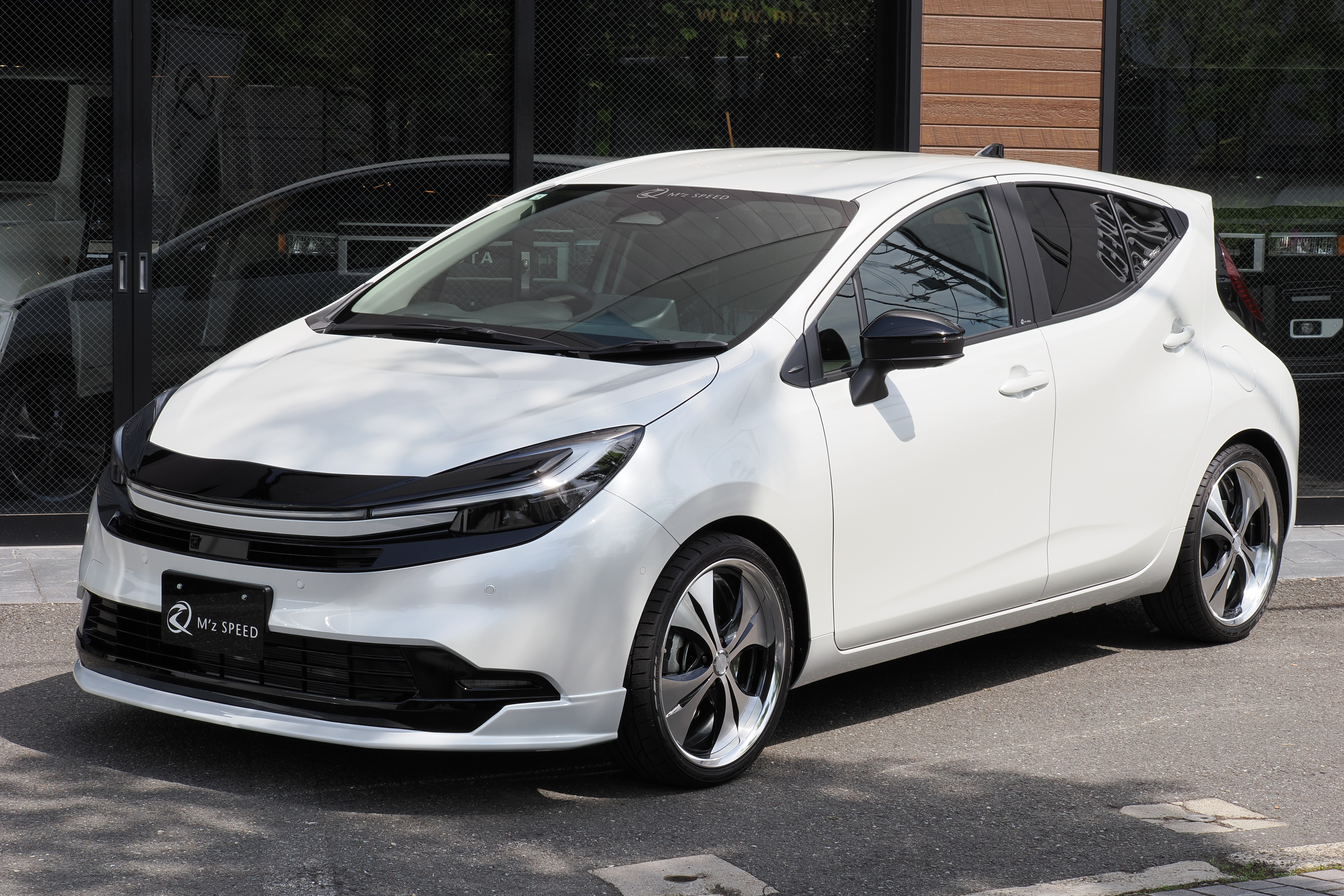 アクア【展示車両】 2WD Z