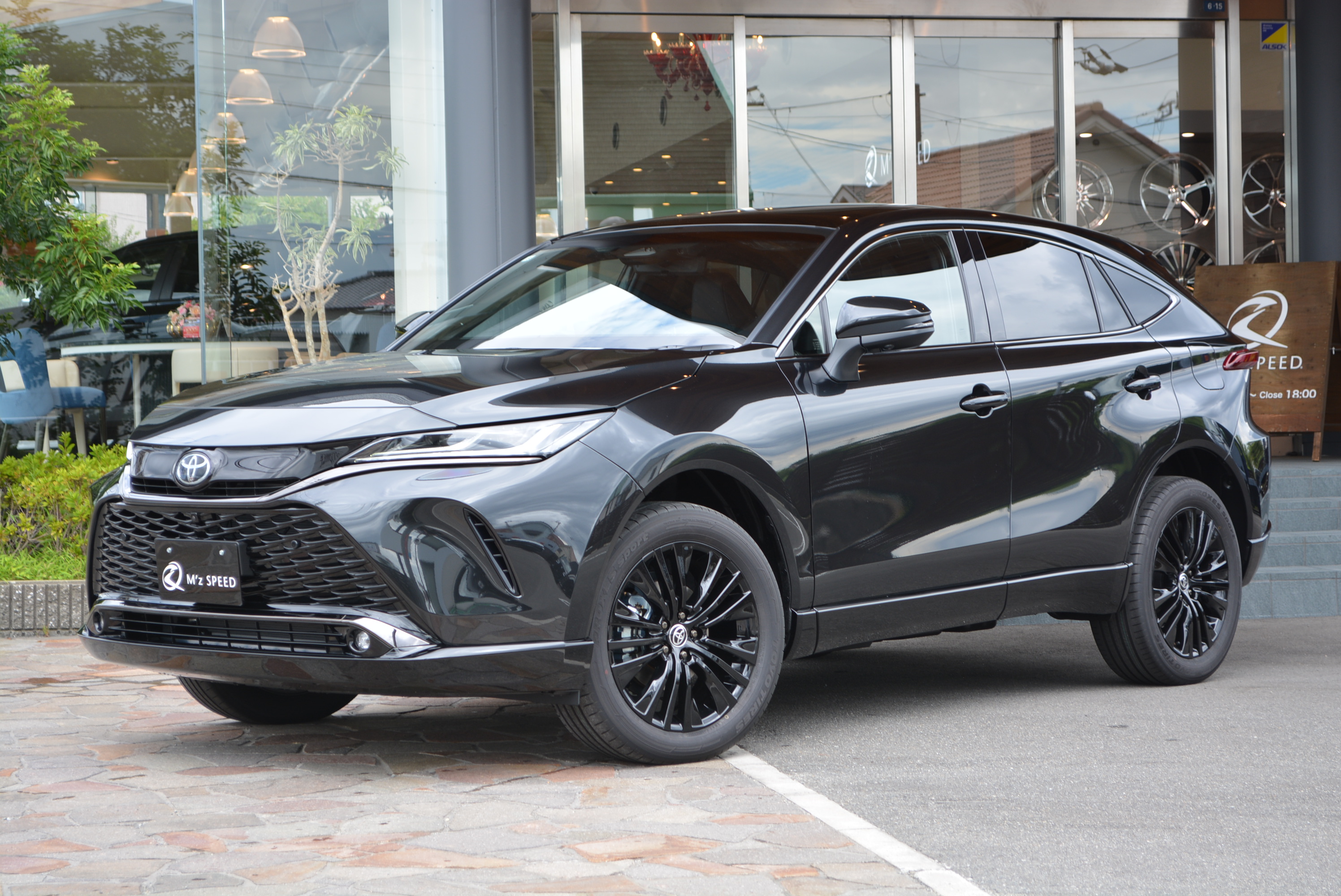 ハリアー【展示車】 2WD HYBRID Z Leather Package Night Shade