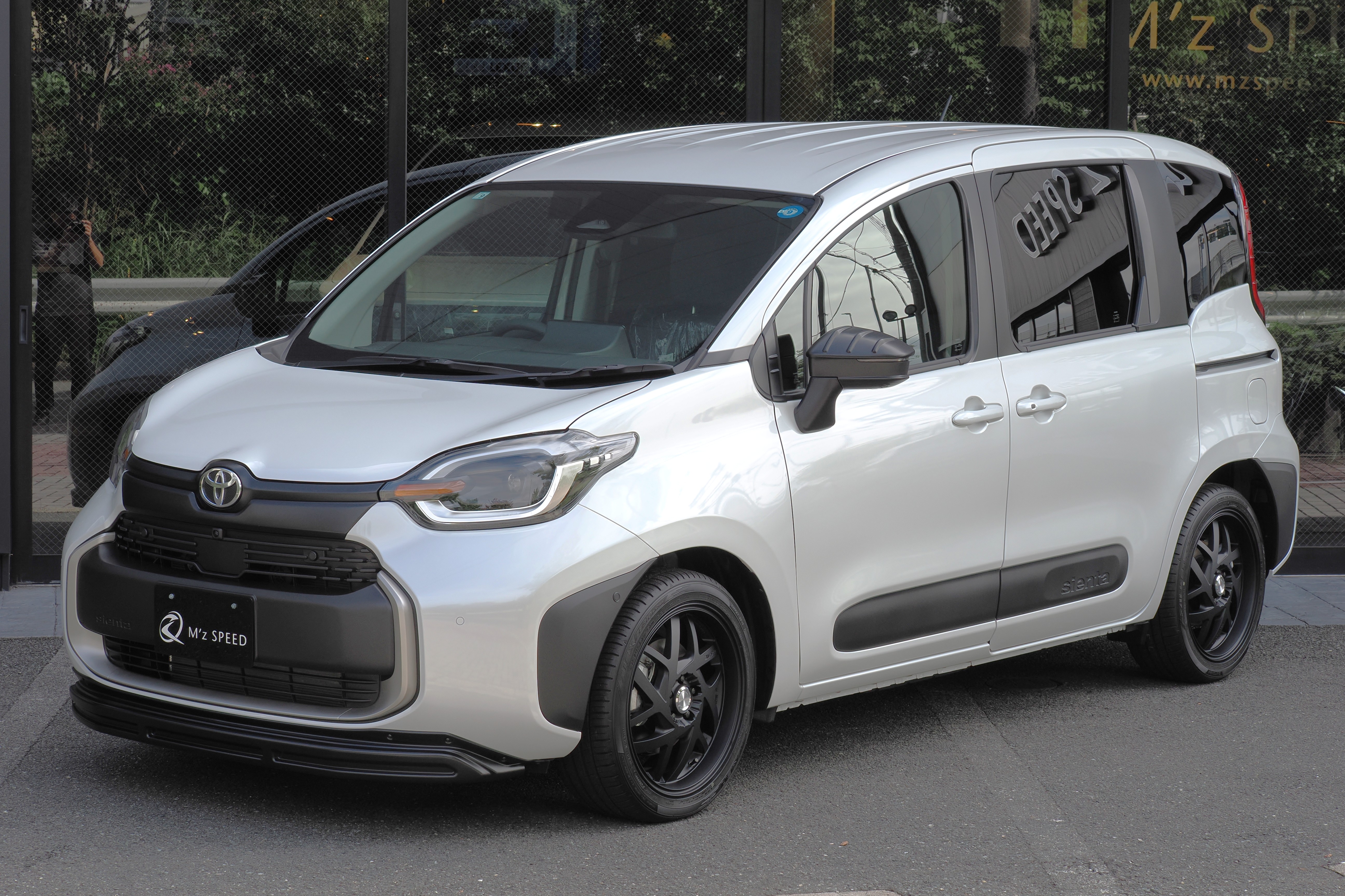 シエンタ【展示車両】 2WD HYBRID Z
